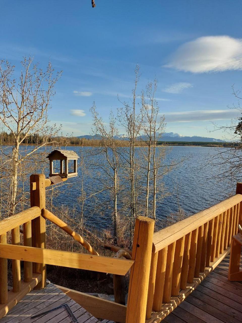 Escott Bay Resort Anahim Lake ภายนอก รูปภาพ